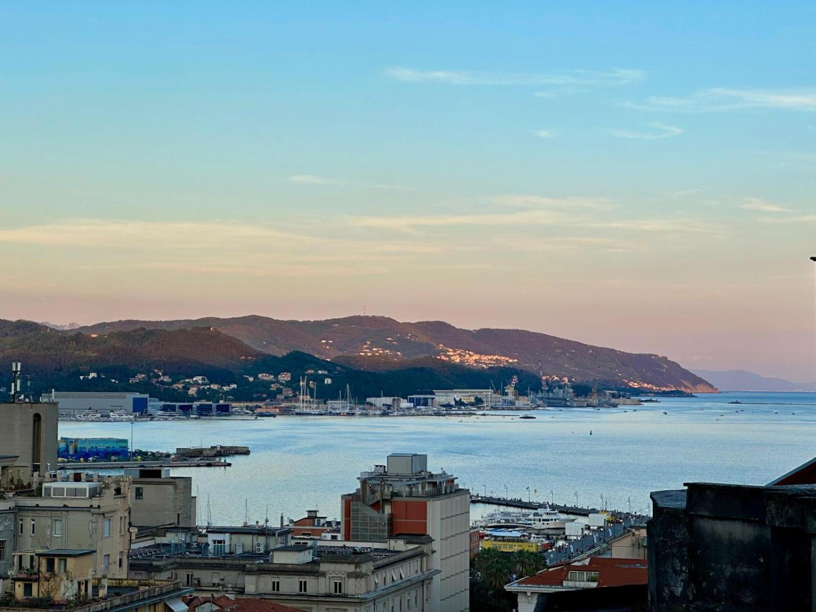 Dalla Patagonia La Spezia Exteriör bild